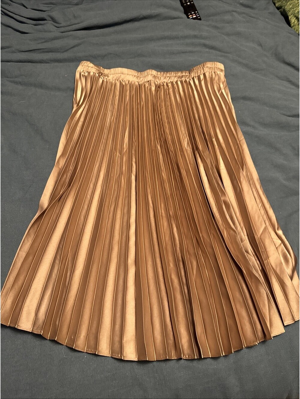 Gilli Plus 1X Gold Champagne Pleated Satin Midi Skirt NWOT
